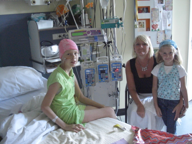 Arina aan de klets met Eva, ook Amy kwam even mee tijdens de wissel