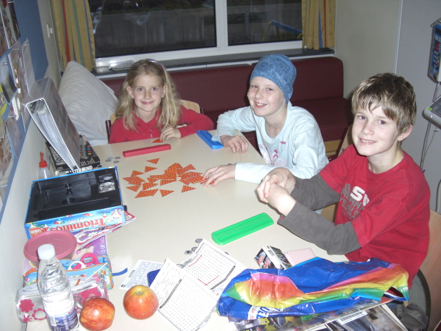 Gisteren samen spelen, dan zijn alle zorgen even weg